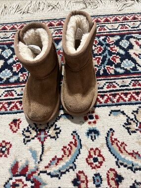 UGG Kids Chestnut Suede Shearling Boots